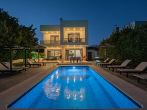 Pool - Luxuriöse Ferienvilla Elena by Interhome (Ialyssos)