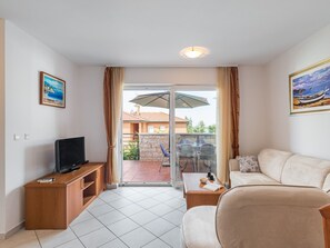 TV - Pinta mit großem Garten by Interhome (Buzinija)