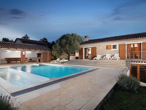 Beheizter Pool