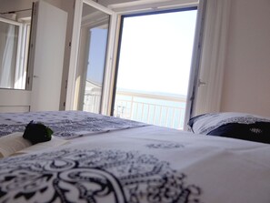 Internet - Beheizter Infinity-Pool, Appartement mit Meerblick 2 by Interhome (Trogir/Okrug Donji)