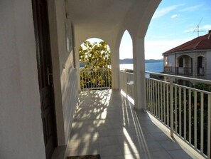 Property grounds - Wohnung mit Blick auf das Wasser by Interhome (Trogir)