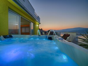 Bain à remous extérieur