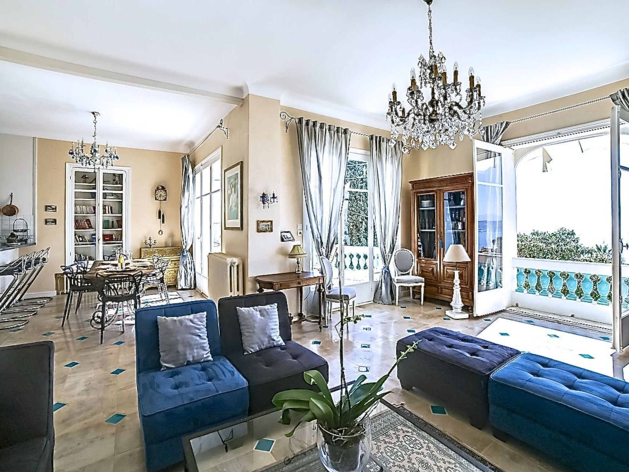 Fireplace, DVD player