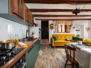 Fridge, oven, dishwasher, cookware/dishes/utensils - Typisch istrisches Ferienhaus mit Garten by Interhome (Rovinj/Kanfanar)