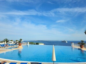 Pool - Studio-Appartement "Bastide du Soleil" (Sonnenbastide) by Interhome (Cannes)