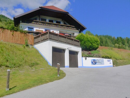 Wohl eingerichtete Wohnung mit eigenem Balkon by Interhome