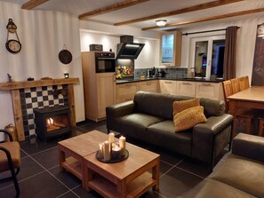 TV, fireplace - Apartment Aineck by Interhome (Sankt Michael im Lungau)