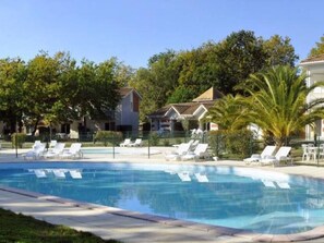Pool - mit Pool Villa Naiades by Interhome (Soulac)
