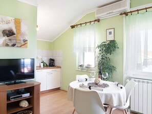 Dining - Appartement im Dachgeschoss mit Balkon by Interhome (Šibenik)