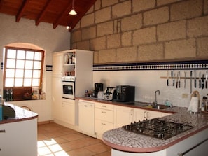 Fridge, microwave, oven, dishwasher - La Tosca by Interhome (Puerto De Santiago)