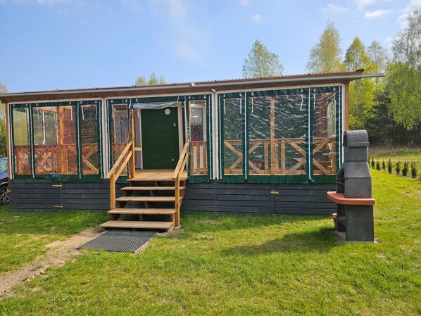 المنشأة من الخارج