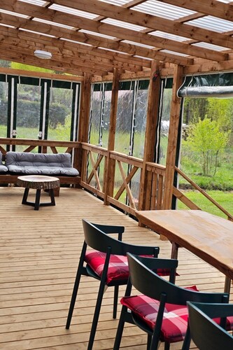 Ganzjährig bewohnbares Ferienhaus - grün by Interhome