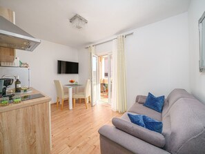 TV - Wohnung in Vodice mit Grill by Interhome (Vodice)