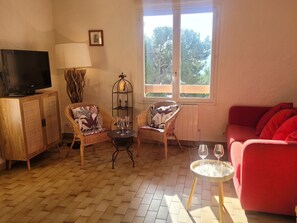 TV, DVD player - Appartement avec vue  lac by Interhome (Allemagne-en-Provence)