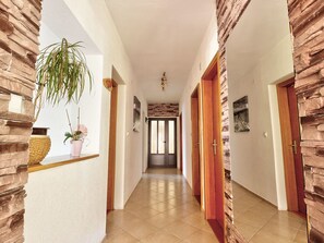 Interior - Gesamte Wohnung mit Terrasse und Meerblick by Interhome (Senj)