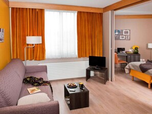 Living area - Wohnung mit Privatparkplatz by Interhome (Paris)