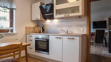 Frigorifero, microonde, forno, lavastoviglie