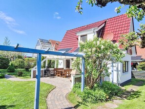 Terrace/patio - Behagliches Ferienhaus mit Garten und Terrasse by Interhome (Rerik)