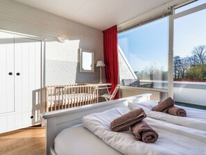 2 Schlafzimmer, Reisekinderbett, kostenloses WLAN