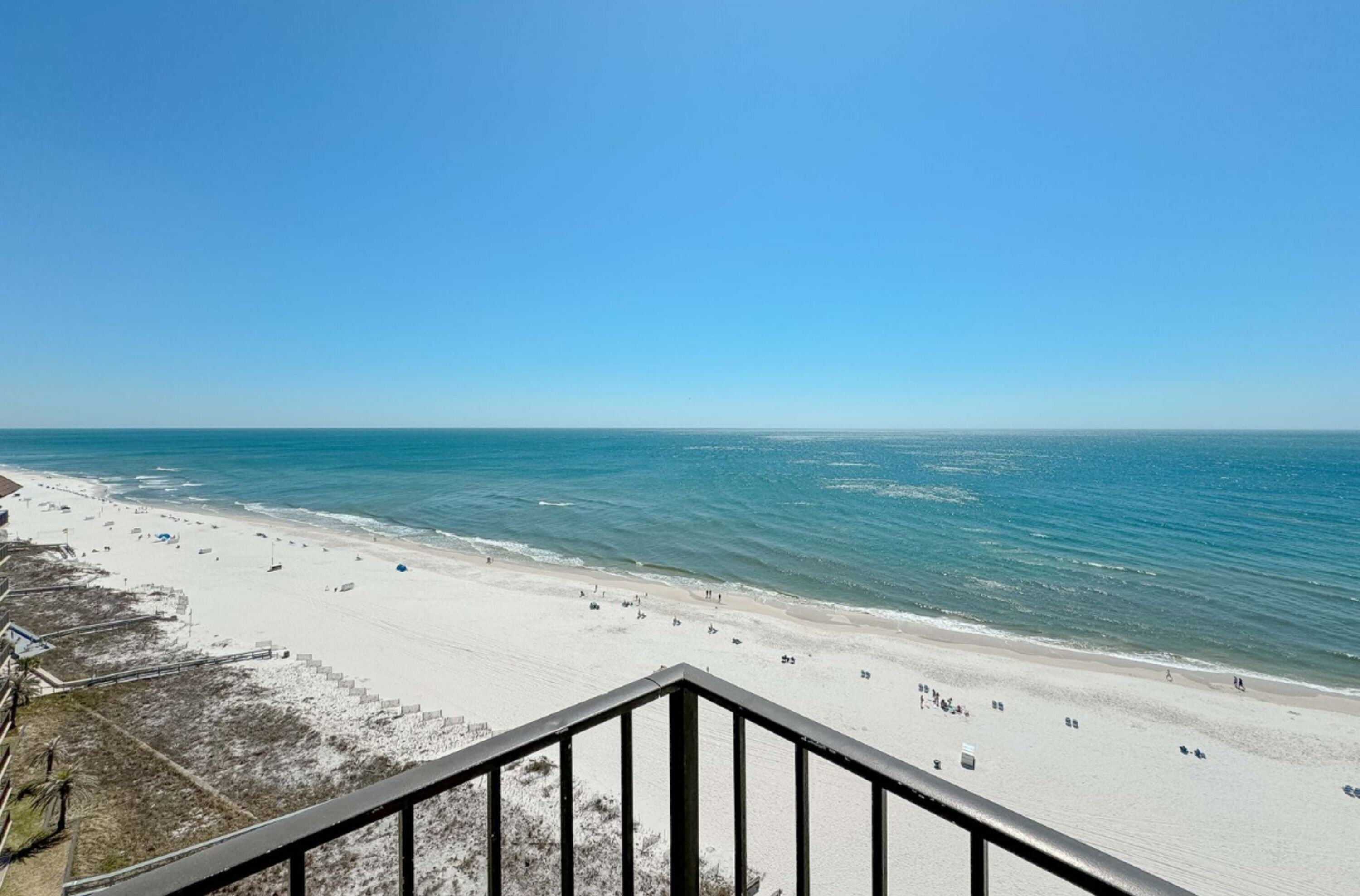 Condo com design assinado, 3 quartos, banheira de imersão, vista para a praia | Vista da sacada