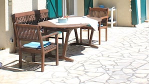 Outdoor dining - Villa "La Belle Vie" by Interhome (Messanges)
