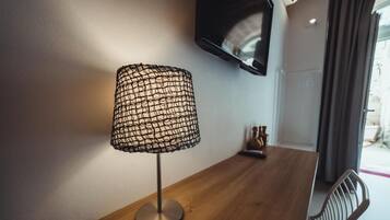 Superior Double Room, Patio, Courtyard View | Interior