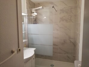 Bathroom - Wohnung "Clos 226" mit Blick auf das Wasser by Interhome (Saint Cyprien)