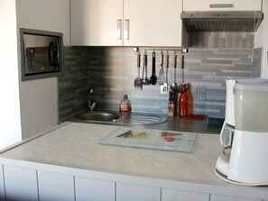 Fridge, microwave, oven, dishwasher - Wohnung "Clos 220" mit Blick auf das Wasser by Interhome (Saint Cyprien)