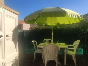 Outdoor dining - "Clos Saint-Cyprien" by Interhome (Saint Cyprien)
