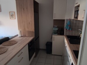 Fridge, microwave, oven, dishwasher - "Clos Saint-Cyprien" by Interhome (Saint Cyprien)
