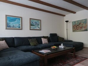 TV - Apartment Roccabella - gemütlich und grosszügig by Interhome (Davos)