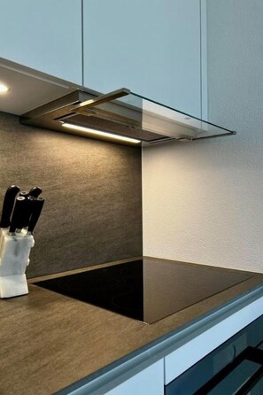 Fridge, microwave, oven, dishwasher - Fewo mit Bergblick by Interhome (Locarno)