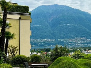 Outdoor dining - Fewo mit Bergblick by Interhome (Locarno)