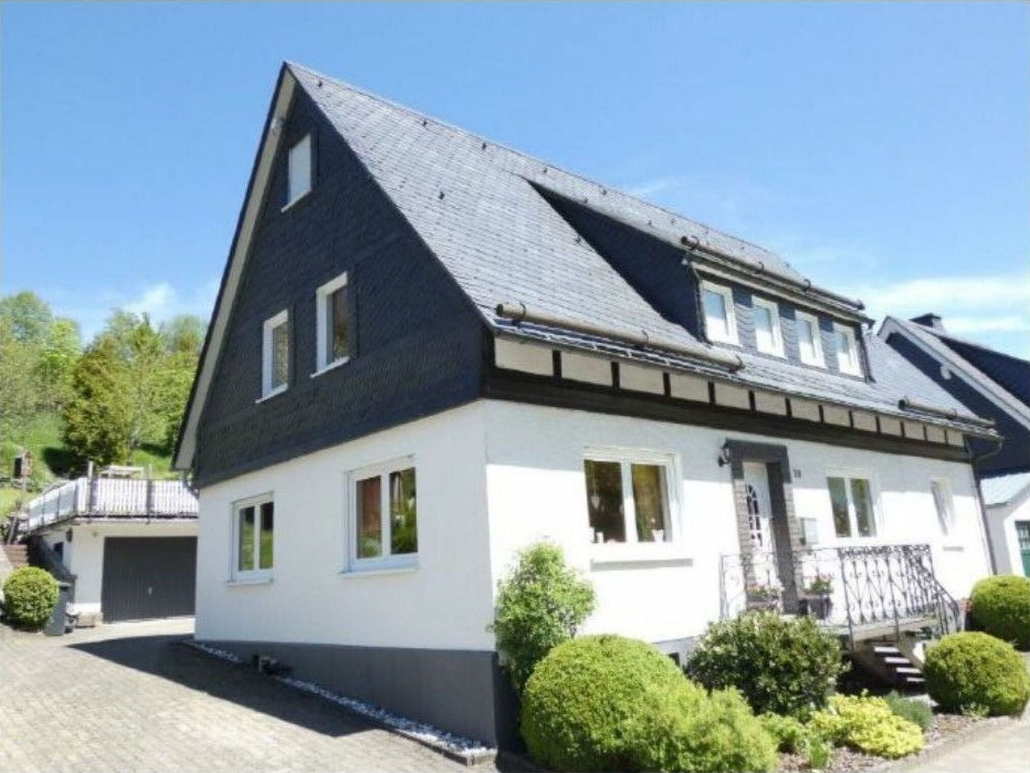 المنشأة من الخارج