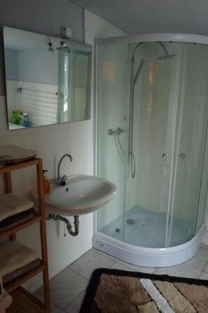 Towels - Wohnung in Linz Am Rhein by Interhome (Linz,)