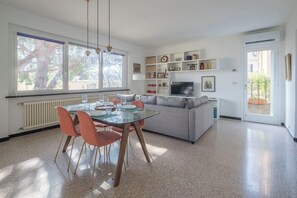 Dining - Stunning private villa for 4 guests with A/C, WIFI, terrace and panoramic view (Genoa)