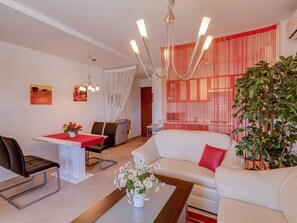 TV - Moderne, komfortable Wohnung nahe Kap Kamenjak by Interhome (Pula/Premantura)