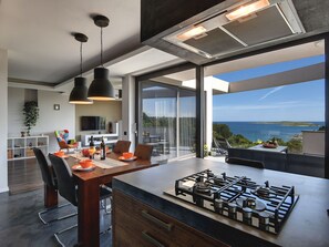 Dining - Ferienvilla Sunrise  mit Pool in Premantura by Interhome (Pula/Premantura)