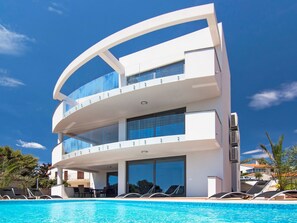 Pool - Luxusvilla Sunrise Premantur mit Pool by Interhome (Pula/Premantura)