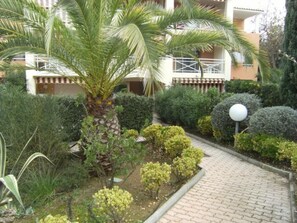 Property grounds - Aufenthalt im Golf von Saint-Tropez by Interhome (La Croix-Valmer)