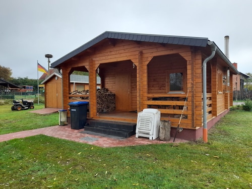 Blockhaus mit eigenem See by Interhome