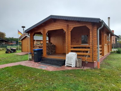 Blockhaus mit eigenem See by Interhome