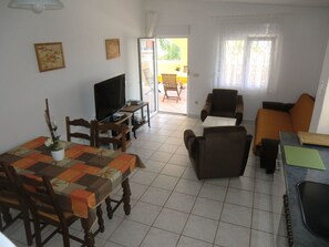 Living area - Wohnung in Vir mit Grill by Interhome (Vir)