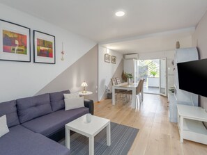 TV - Marica B4 by Interhome (Poreč)