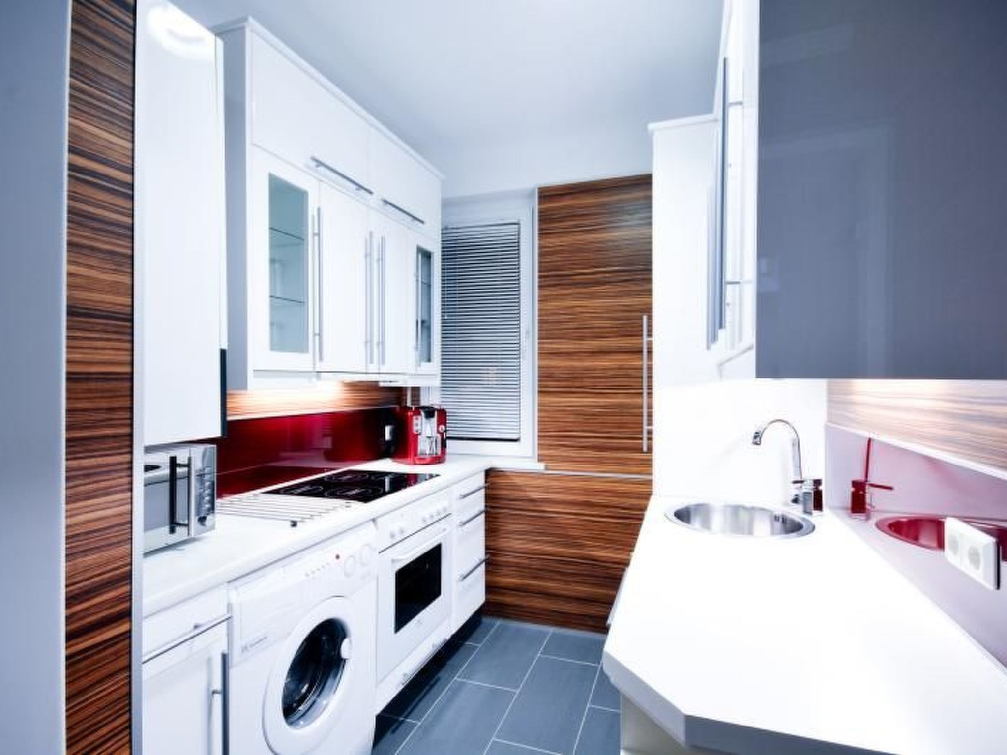 ثلاجة، ميكروويف، فرن، غسالة أطباق