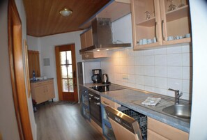 Fridge, oven, dishwasher, cookware/dishes/utensils - Wohnung Adalbert Stifter im Bayerischen Wald by Interhome (Hauzenberg)