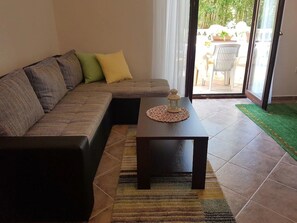 TV - Komfortable Wohnung in der Nähe des Sandstrandes by Interhome (Privlaka)