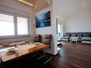 Dining - Wohnung "Buba 5" mit Terrasse by Interhome (Novi Vinodolski)