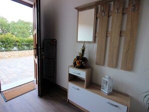 Interior - am schönen Kieselstrand. by Interhome (Novi Vinodolski)