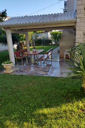 Outdoor dining - Gemütliches Appartement in Umag mit Garten by Interhome (Umag)